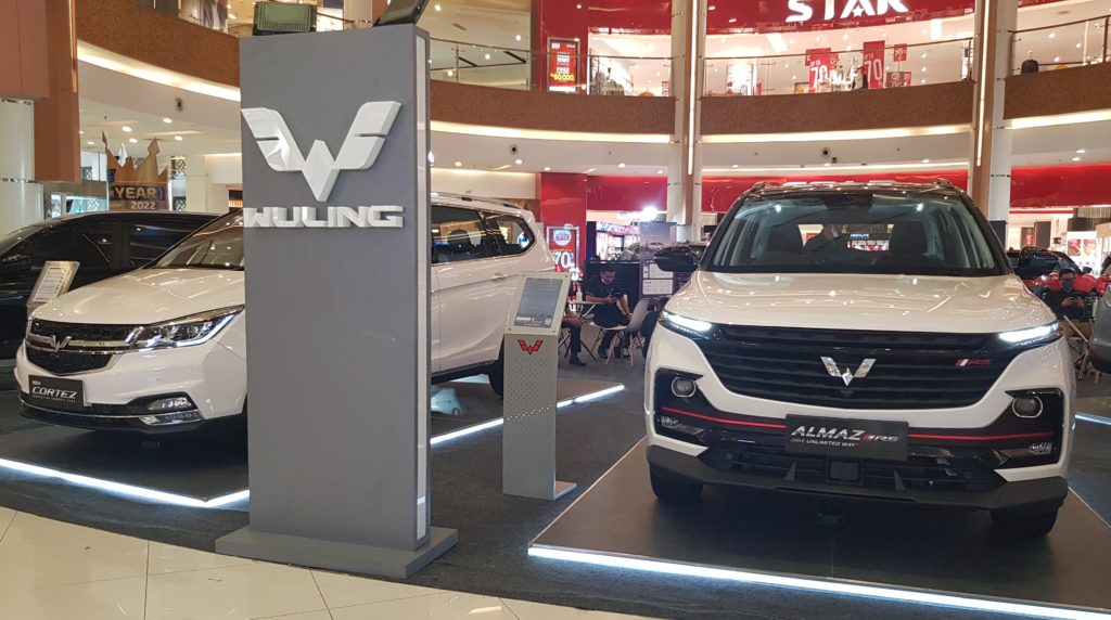 Wuling Tampilkan Eksterior Kendaraan Listriknya Di Iims Surabaya