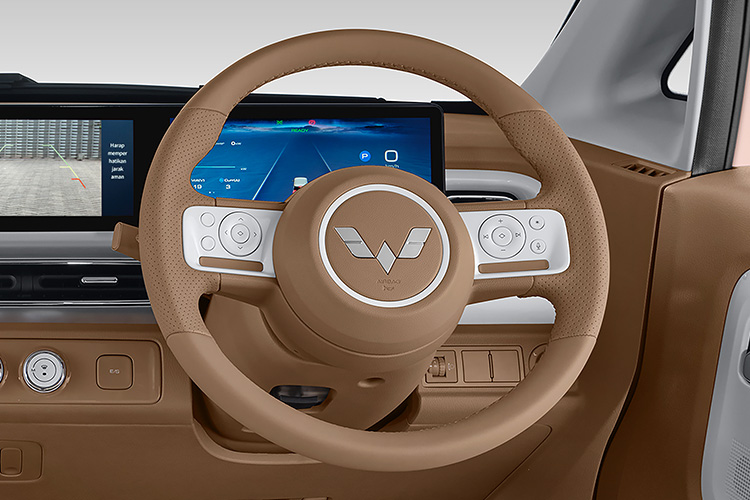 LEATHER-COVERED STEERING WHEEL