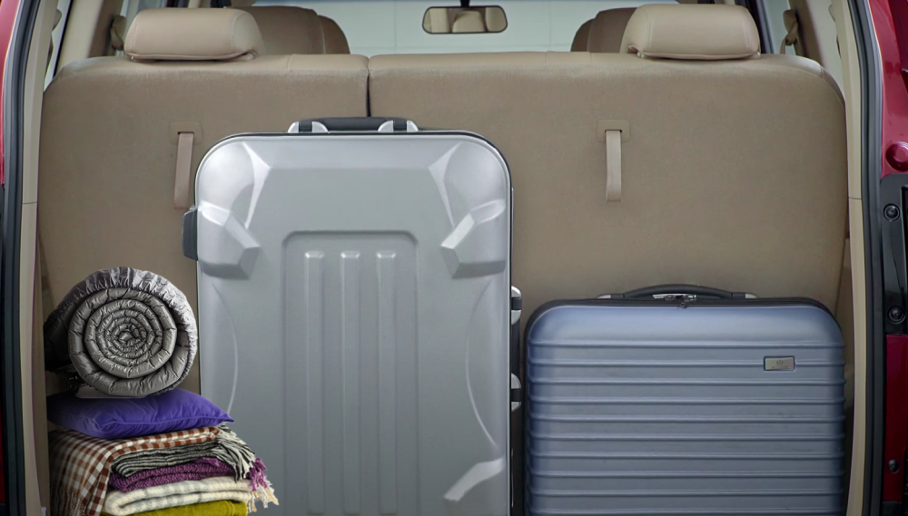 Prepare Luggage To Rest In The Car