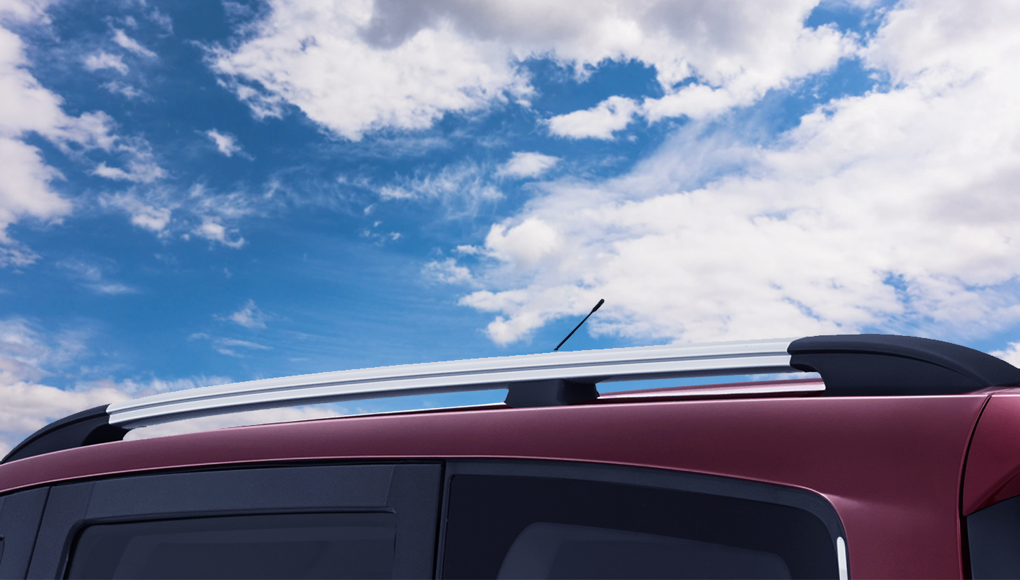 Image Car Roof Rails: What Are They Actually For?