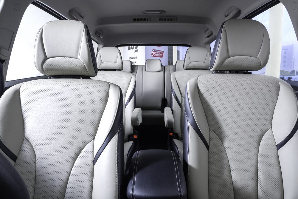 Cortez CT memiliki kapasitas ruang yang luas serta modern dengan pilihan konfigurasi 7 seater captain seat 1000x667