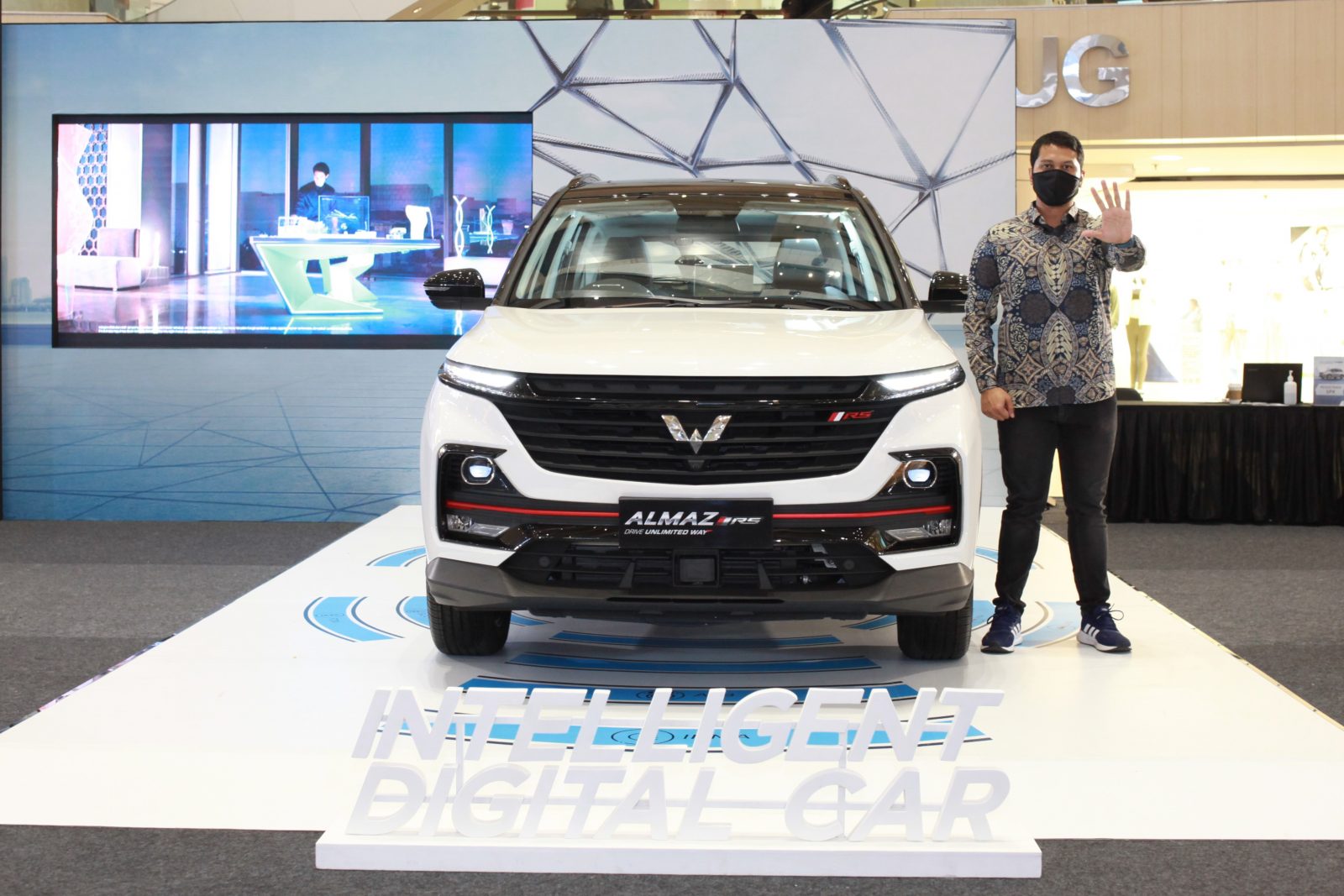 Image Wuling Almaz RS is Officially Launched in Surabaya