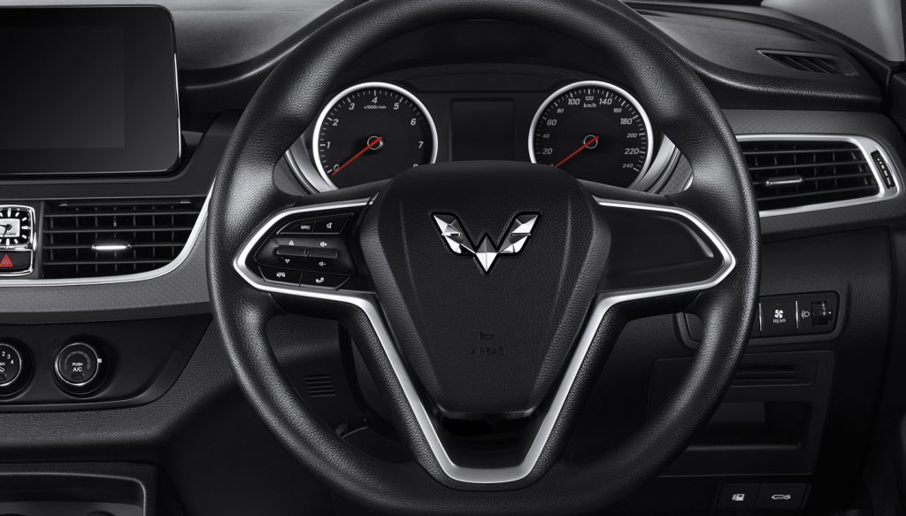 Why Car Steering Wheel Sizes Differ? Wuling