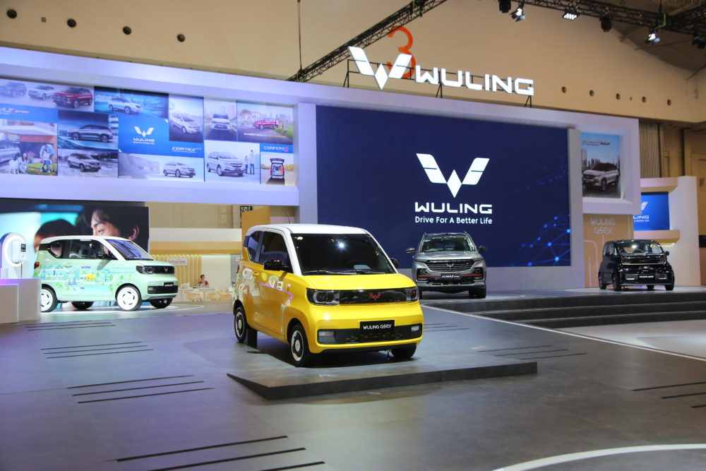 Selain produk Wuling yang telah dipasarkan di Indonesia pengunjung juga dapat melihat mobil listrik GSEV di GIIAS 2021 1000x667