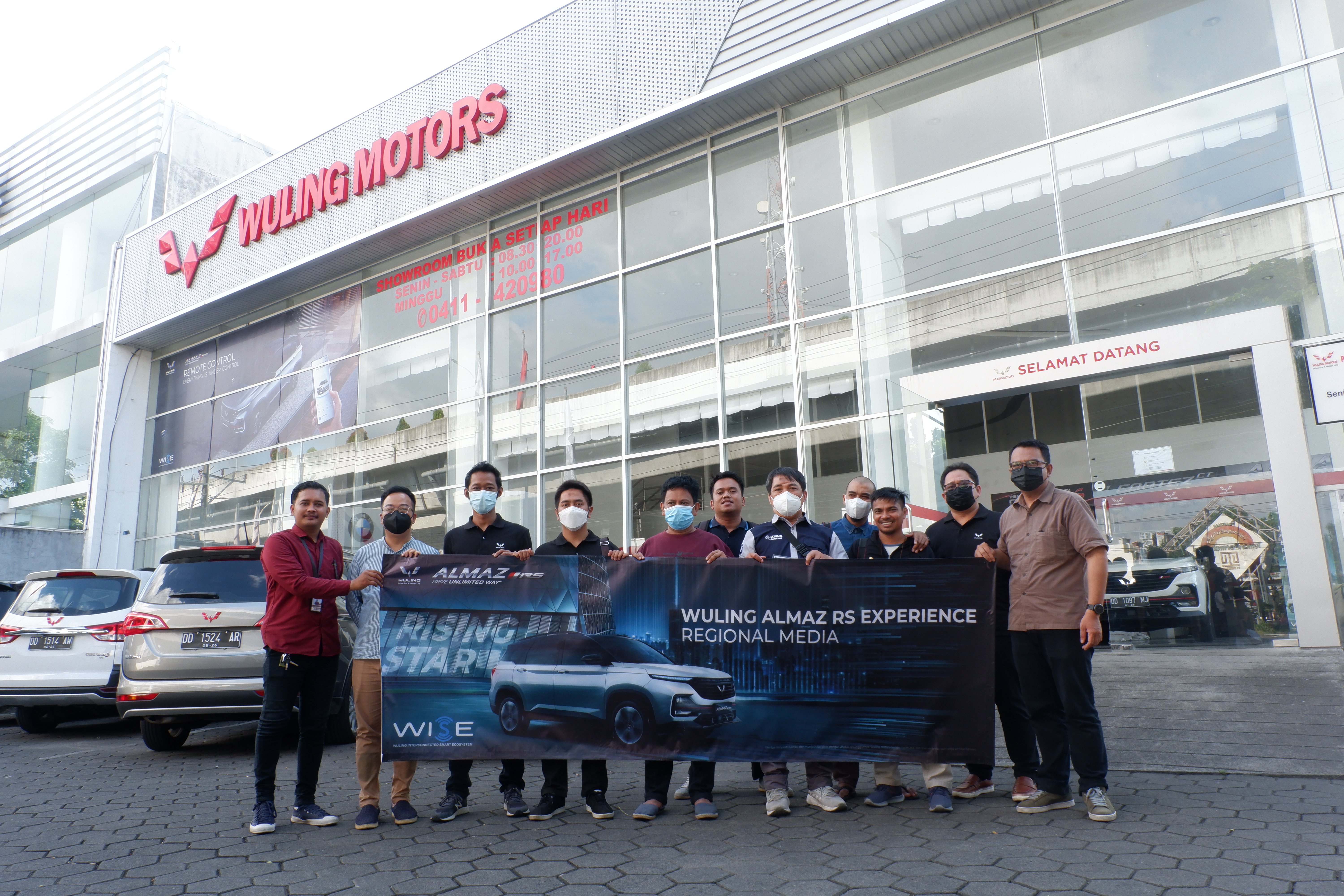 Image Wuling Starts Almaz RS Media Experience Activities in Makassar