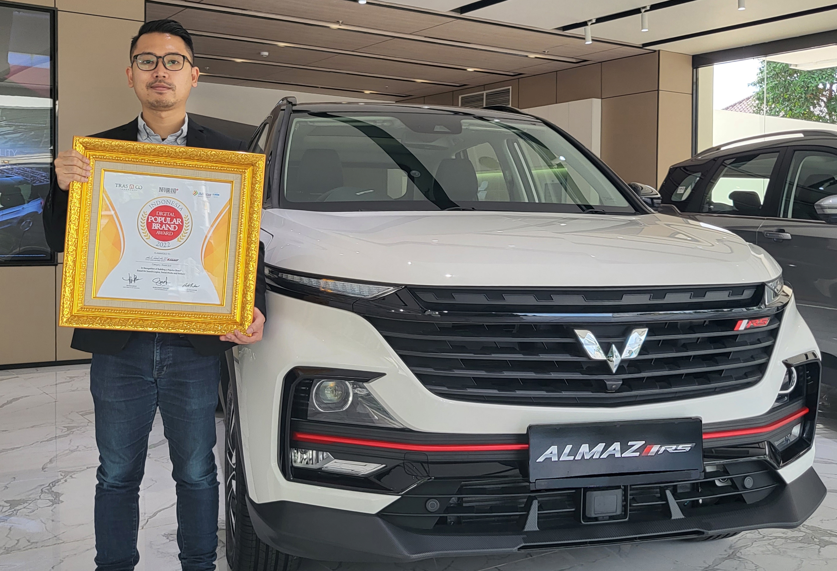 Image Wuling Almaz RS Wins Indonesia Digital Popular Brand Award 2022