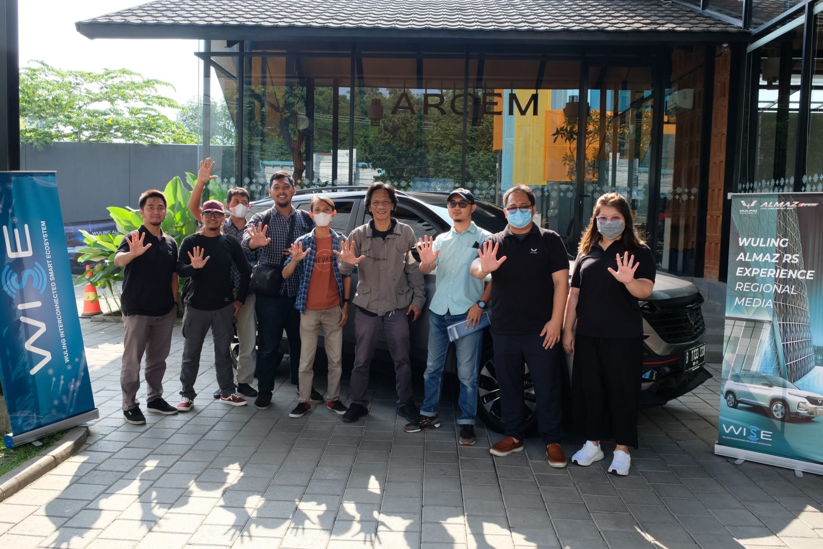 Image Wuling Shared WISE Innovation Experience with Media in Semarang