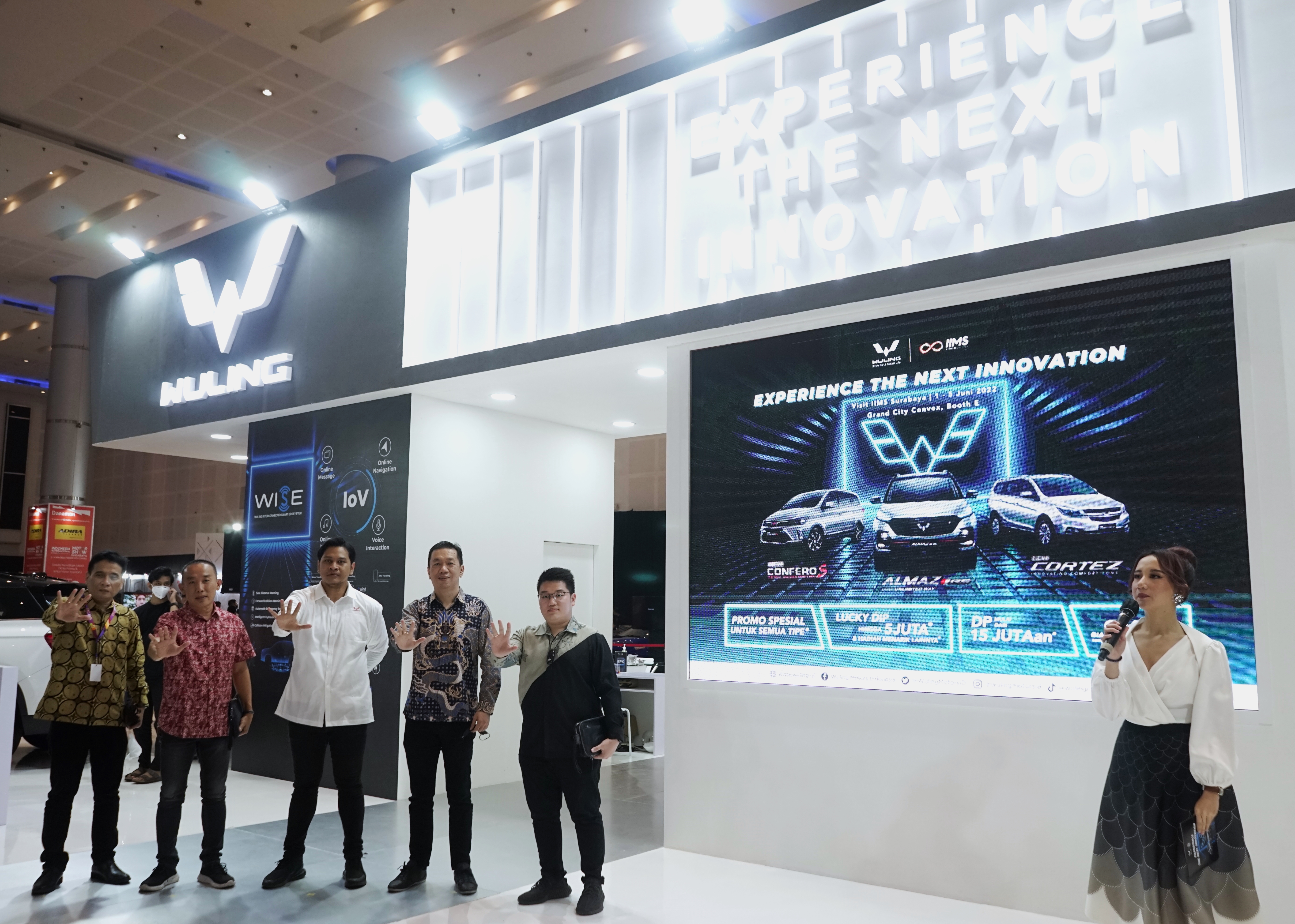 Image Wuling ‘Experience the Next Innovation’ Meriahkan IIMS Surabaya 2022