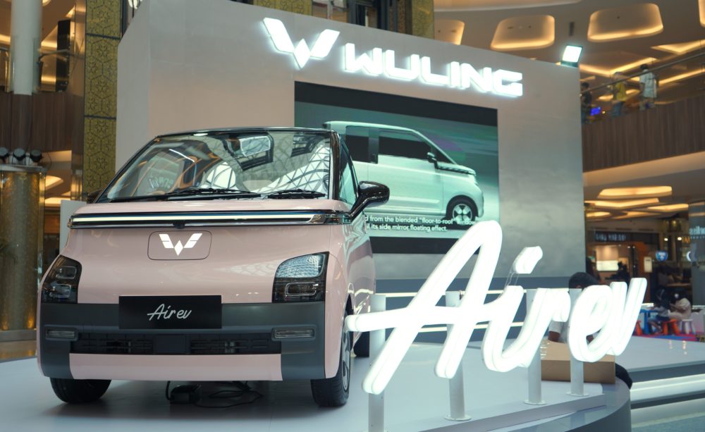 Dalam perhelatan yang akan berlangsung hingga 24 Juli 2022 ini Wuling turut menampilkan kendaraan listrik terbarunya Air ev 1000x613