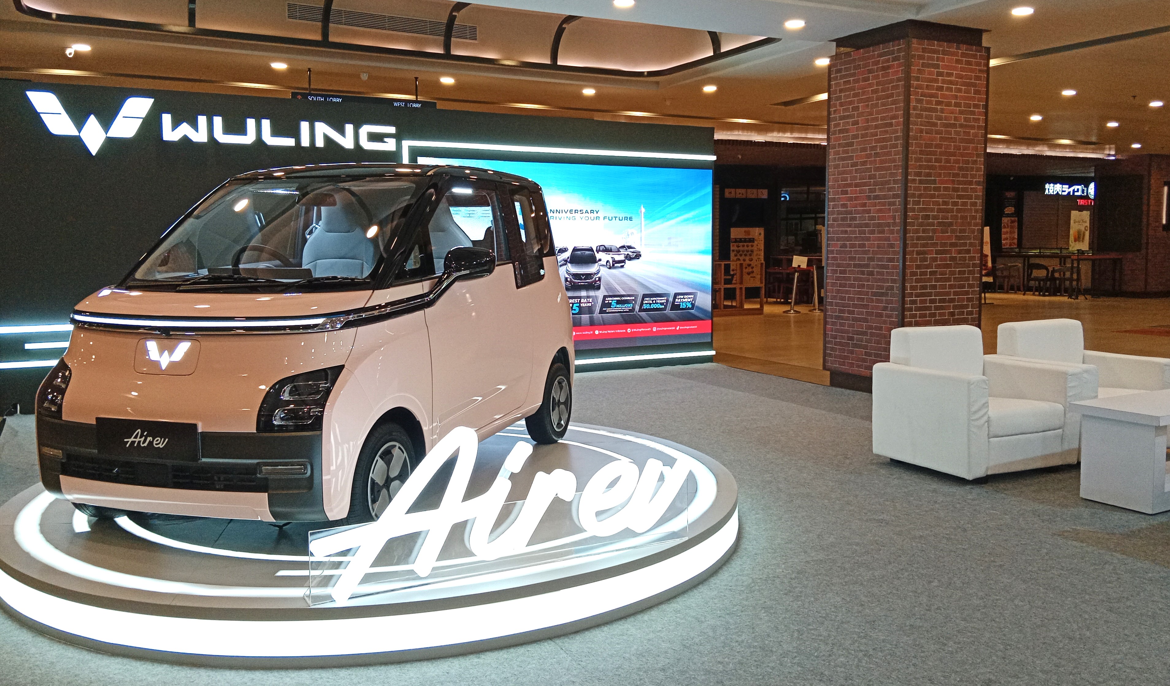 Image Wuling 5th Anniversary Celebrated in Semarang, Visitors Can Start Pre Book Wuling Air ev